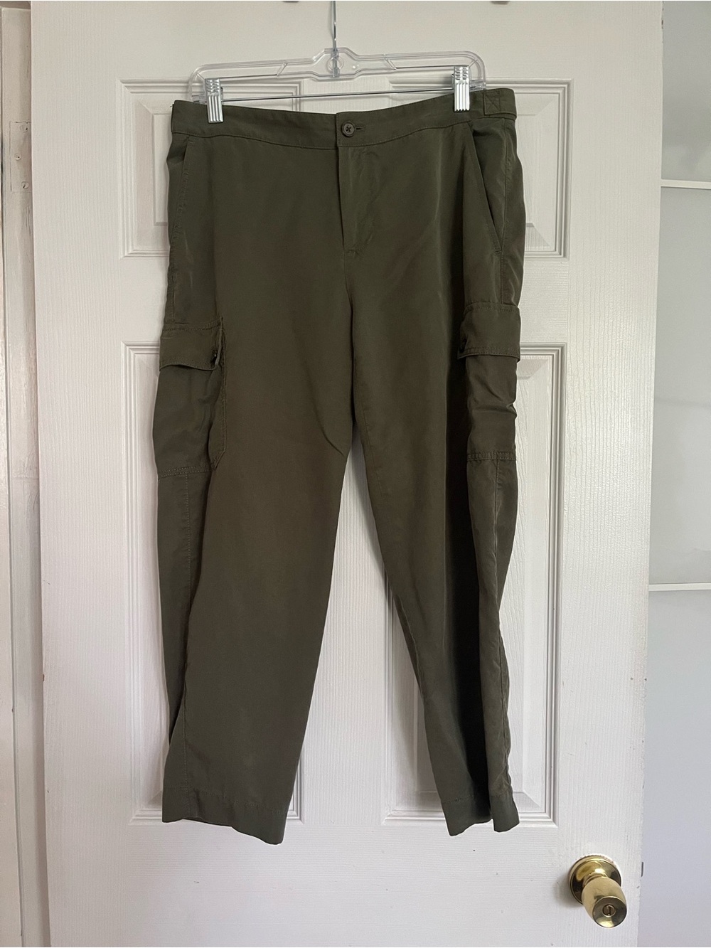 Women’s Banana Republic Olive Green Cargo Pants